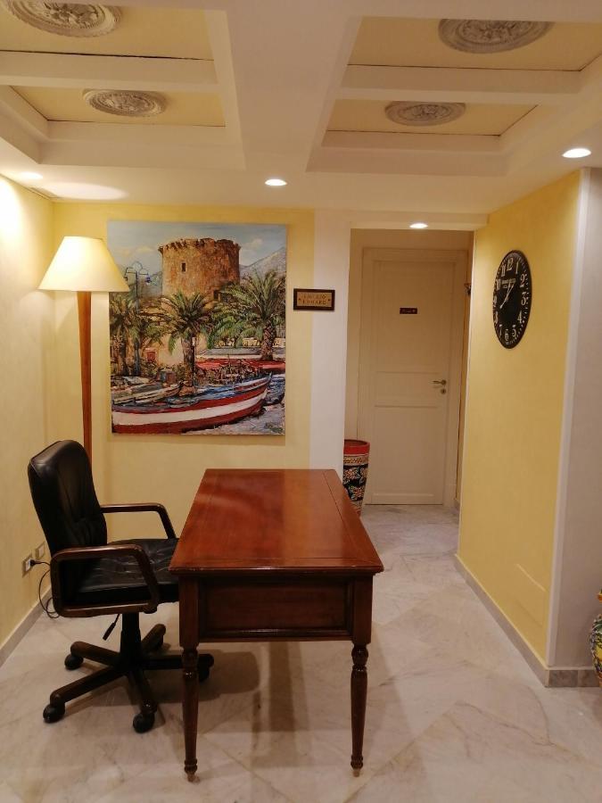 Federico 70 Giada Economy Hotel Palermo Bagian luar foto